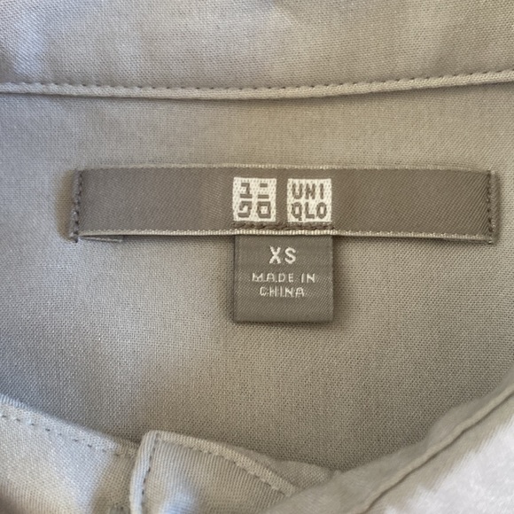 UNIQLO Shirt - Picture 2 of 9